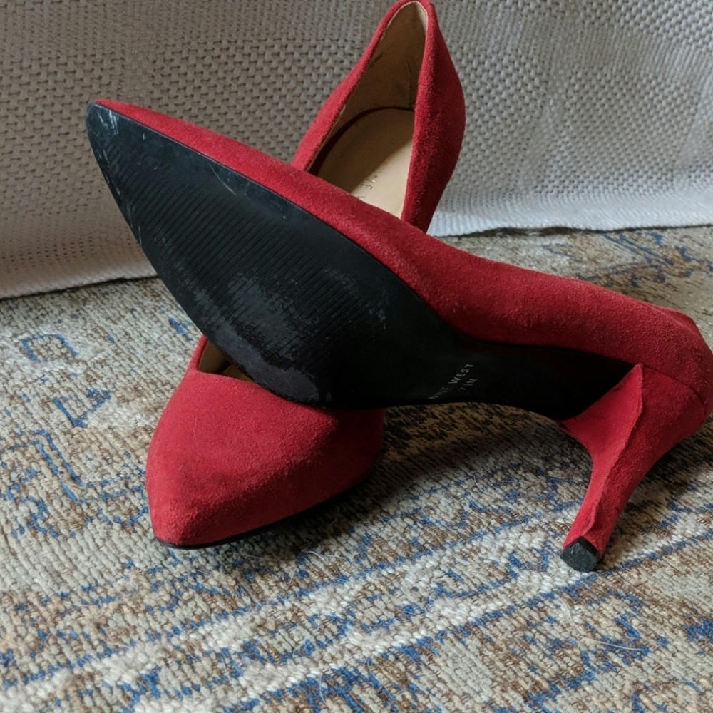 Red Pumps - image 2